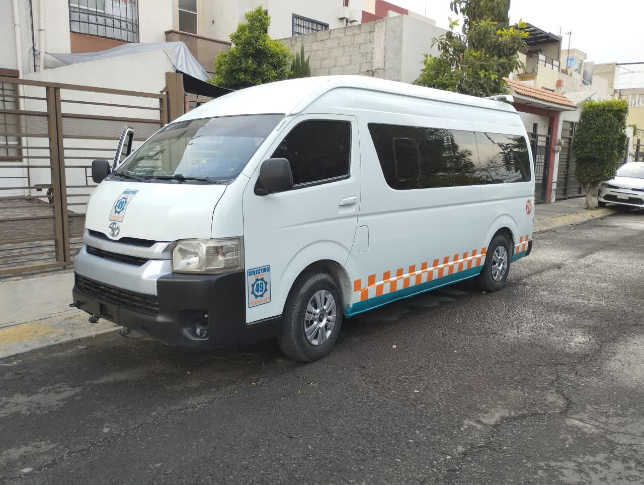 Unidad moderna del Colectivo Ruta 49